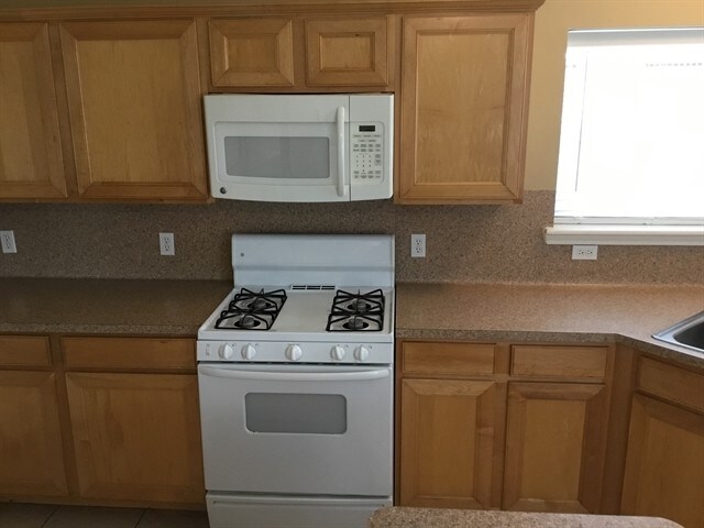 Building Photo - 6205 Ozark Trl