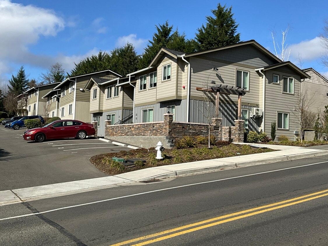 Primary Photo - 8503 Locust Ave E