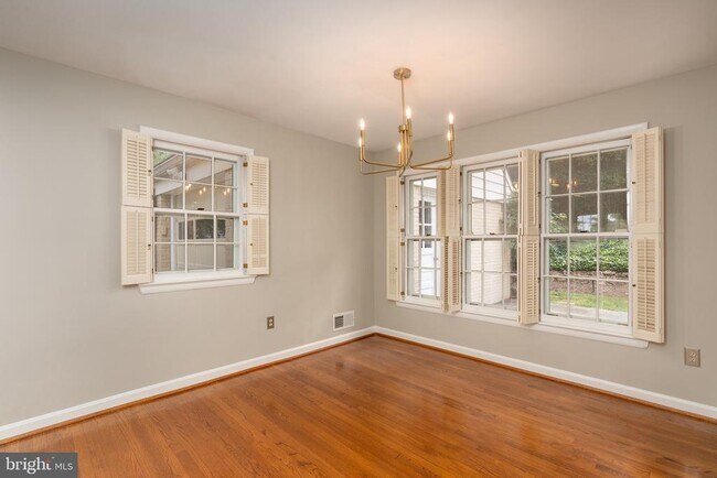 Foto del edificio - 5806 Conway Rd