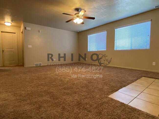 Foto del edificio - 6941 Village River Ln