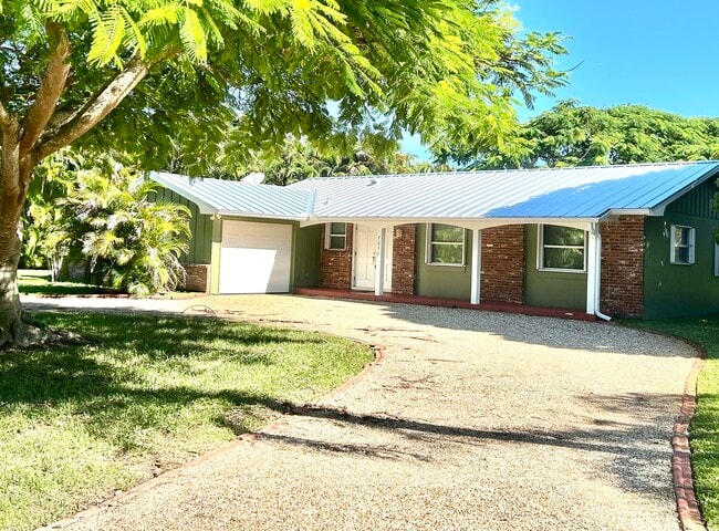 Foto del edificio - 2095 NW Fork Rd