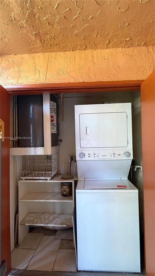Foto del edificio - 6385 W 27th Ave