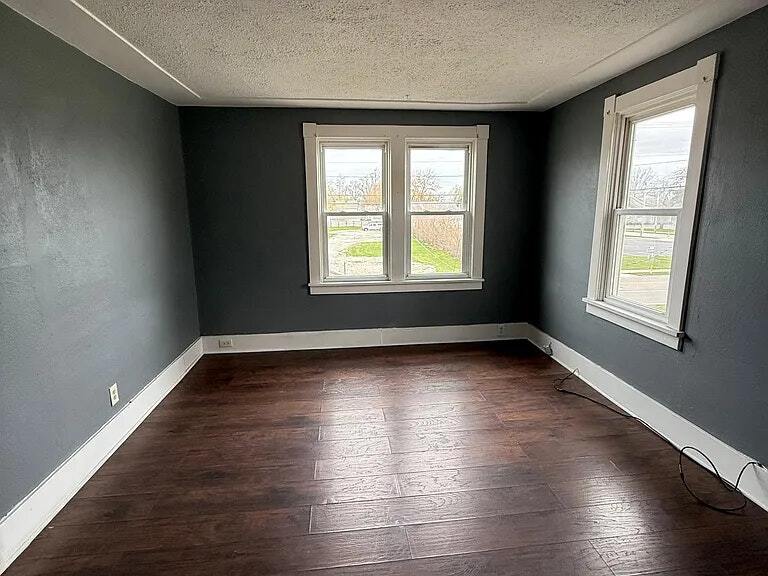 283 Abbe Rd N Elyria, OH 44035 – photo 2