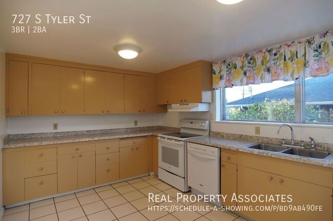 Building Photo - 727 S Tyler St