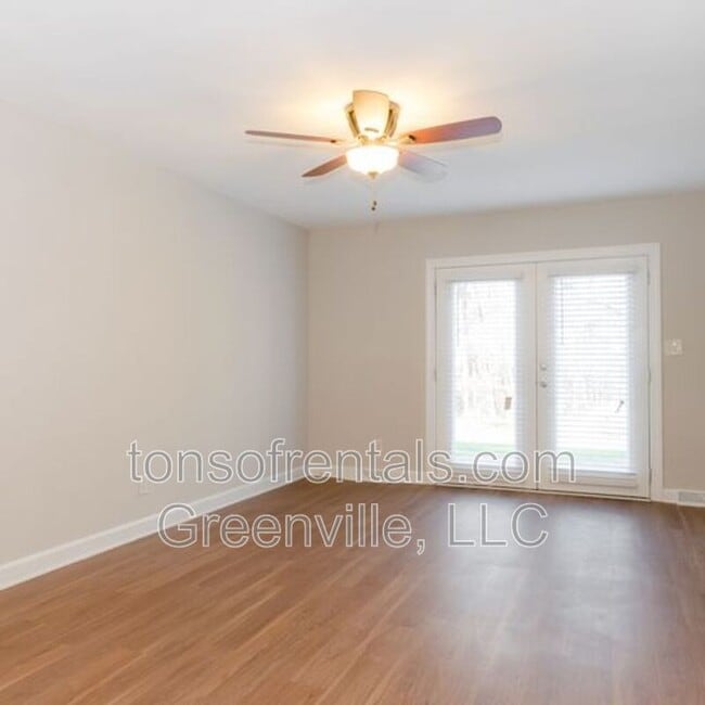 Building Photo - 111 Becky Don Dr