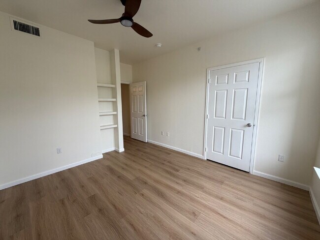 Foto del edificio - "Spacious 2-Bed, 2-Bath Condo Retreat in Littleton's Serene Fallingwater Condo's!"