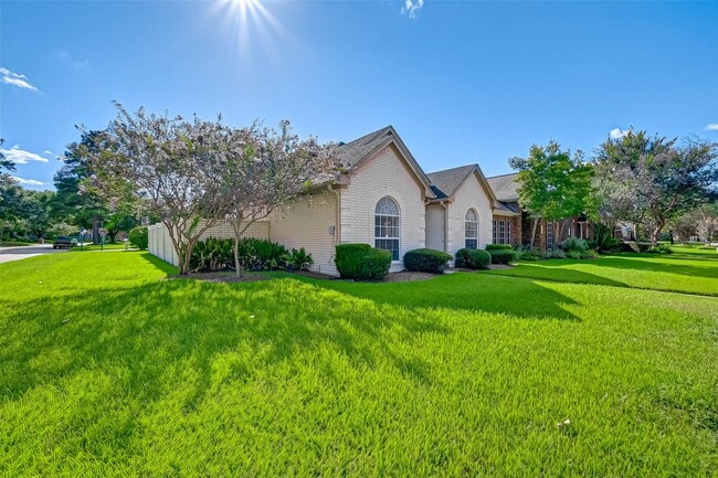 Building Photo - 14303 Reissen Ln