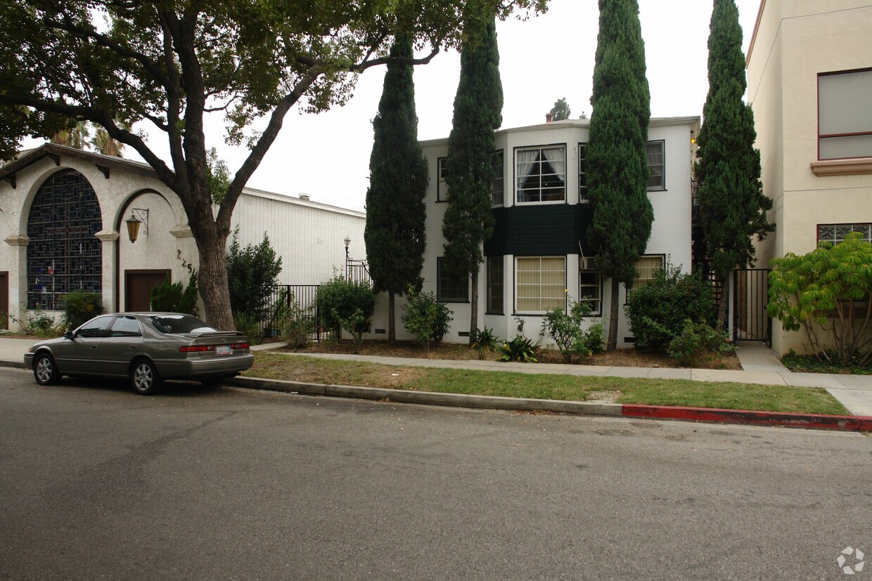 Foto del edificio - 221 S Kenwood St