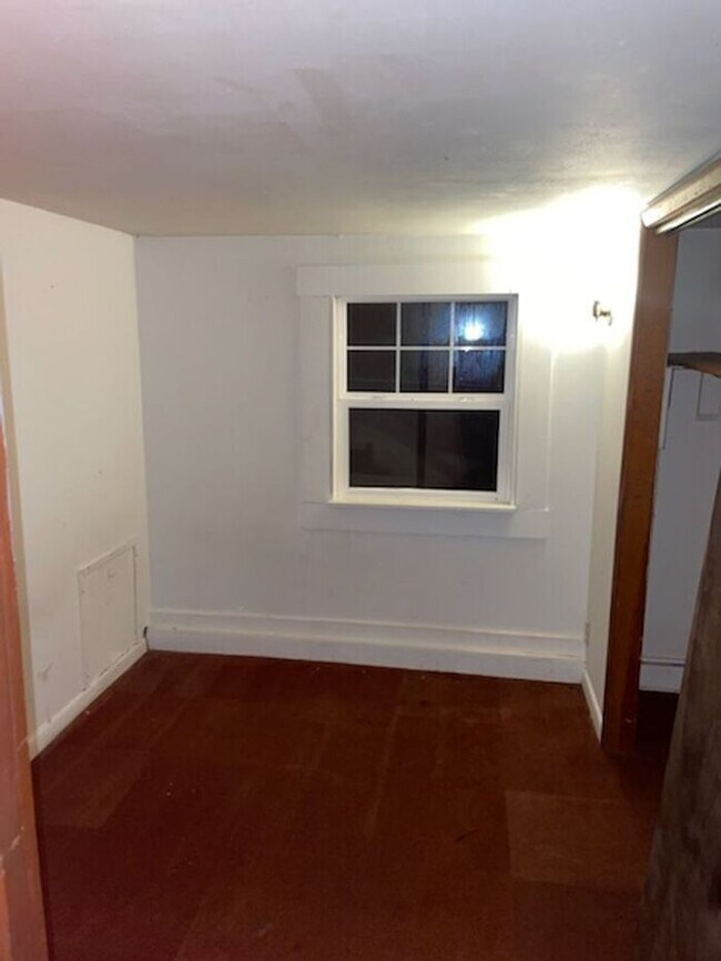 Foto del edificio - 302 N Spring St