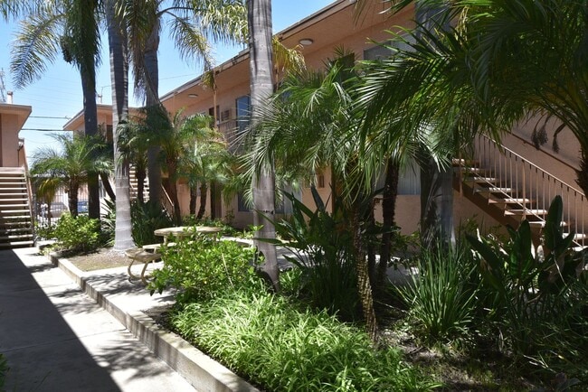 Building Photo - 5321 Agnes Ave