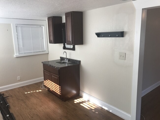 Foto del edificio - 3/2 Historic North Hyde Park Bungalow