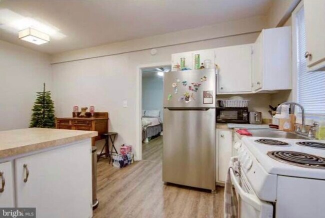 Foto del edificio - 302 Cedar Ln