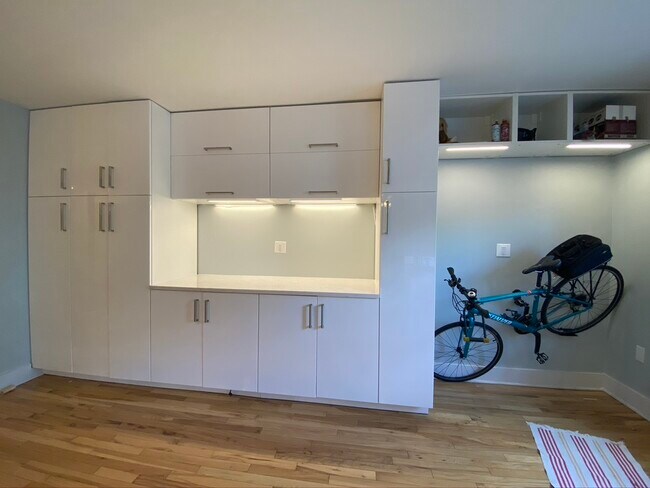 Kitchen - 943 Gates Ave