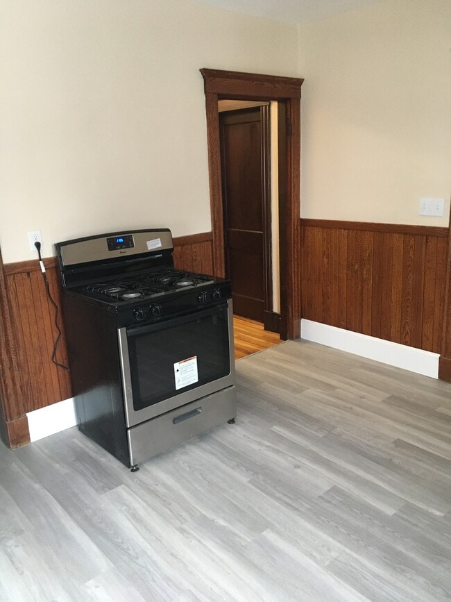 Photo - 30 Henry Ave Apartment