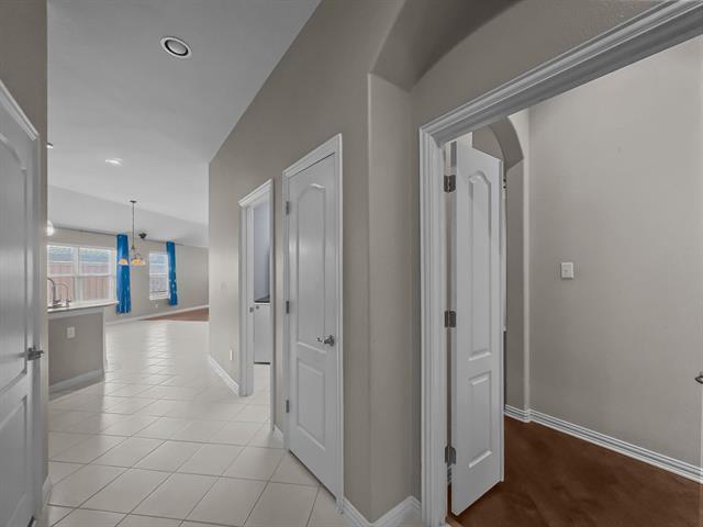 Building Photo - 3205 Ridgeway Dr