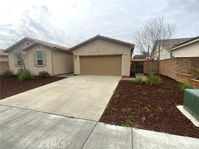 Building Photo - 5927 White Willow Ln