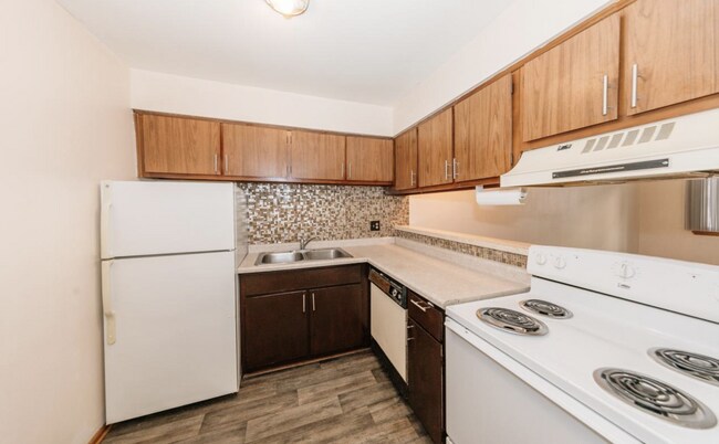 Building Photo - 5700 W Wahner Ave