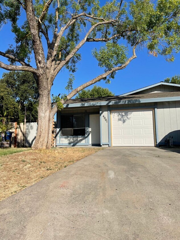 Foto principal - Move-In Ready 2-Bedroom Duplex with Modern...