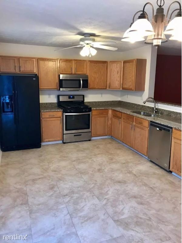 Foto del edificio - 3 br, 2.5 bath Townhome - 16142 Edenwood Dr