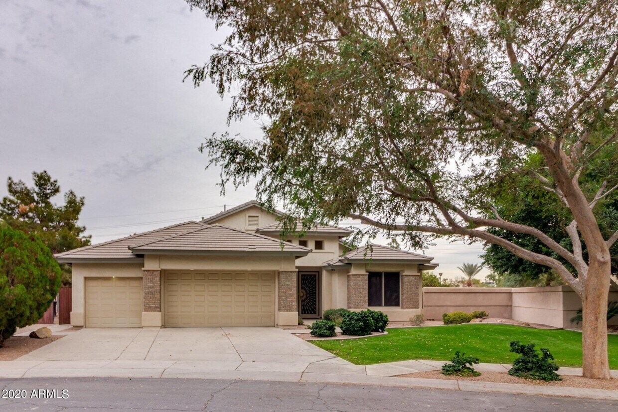 Foto principal - 7649 S Ash Ave