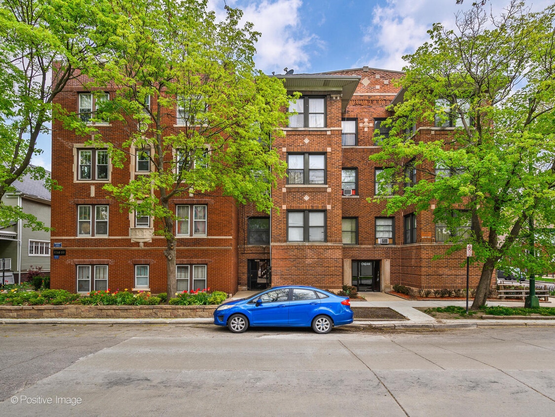 Primary Photo - 1748 W Granville Ave