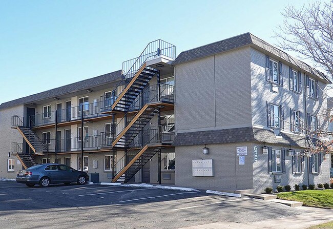 Building Photo - 648 Pearl St
