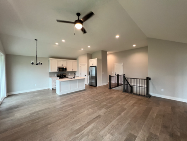 Building Photo - 1401 SW Heartwood Terrace