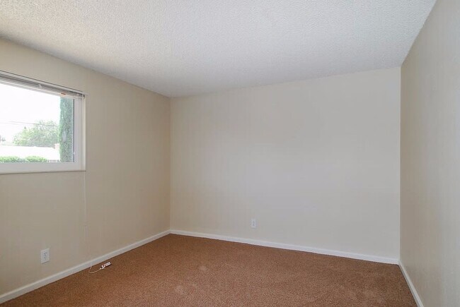 Building Photo - 3400 Glasgow Cir