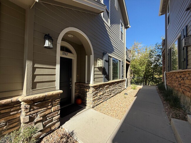 Building Photo - $0 DEPOSIT OPTIONS. SPACIOUS 3-BED, 2.5-BA...