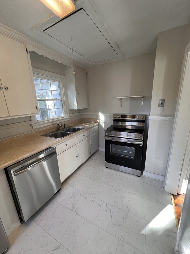 Foto del edificio - Adorable 2 Bedroom/1 Bath