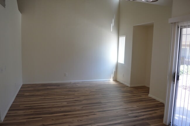 Building Photo - 2152 Turquoise Ridge St