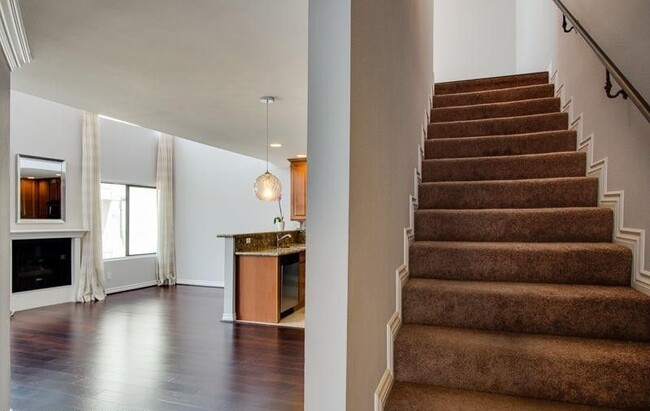 Building Photo - 4211 Arch Dr