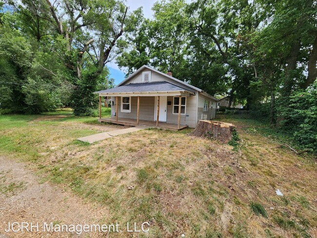 Building Photo - 2 br, 1 bath House - 826 N Weaver Ave