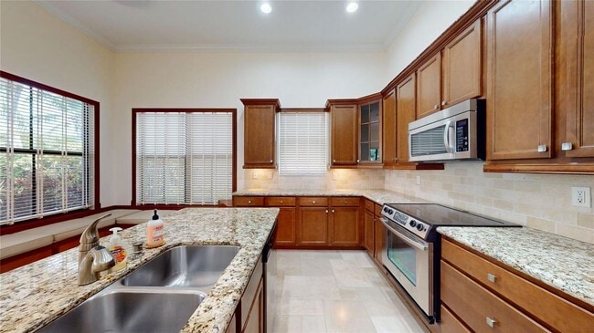Building Photo - 4046 NW 85th Ave