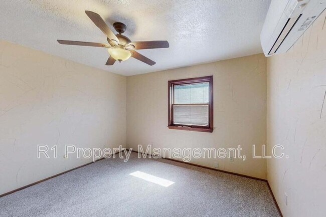 Foto del edificio - 501 Calle del la Angel