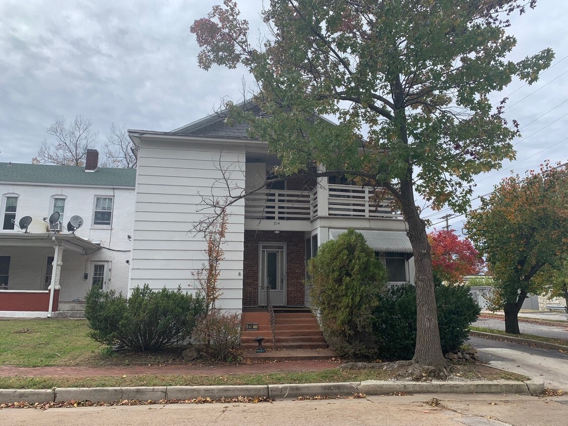 Primary Photo - 214 S Lafayette St