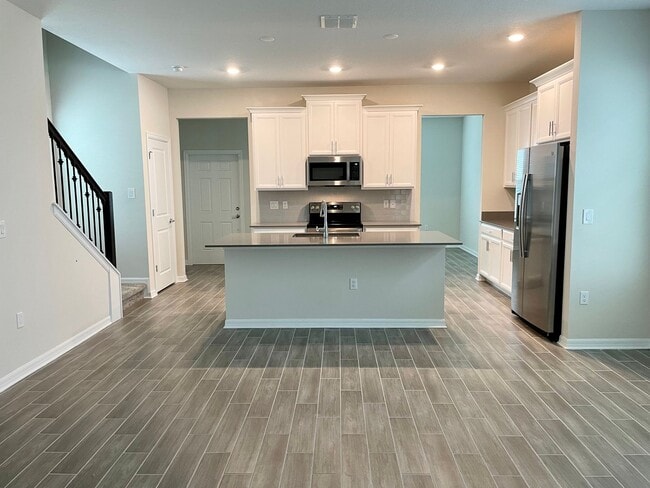 Photo - 4 bedroom 3.5 bath Solar Panels, The Cove at Waterside, LIKE NEW! House