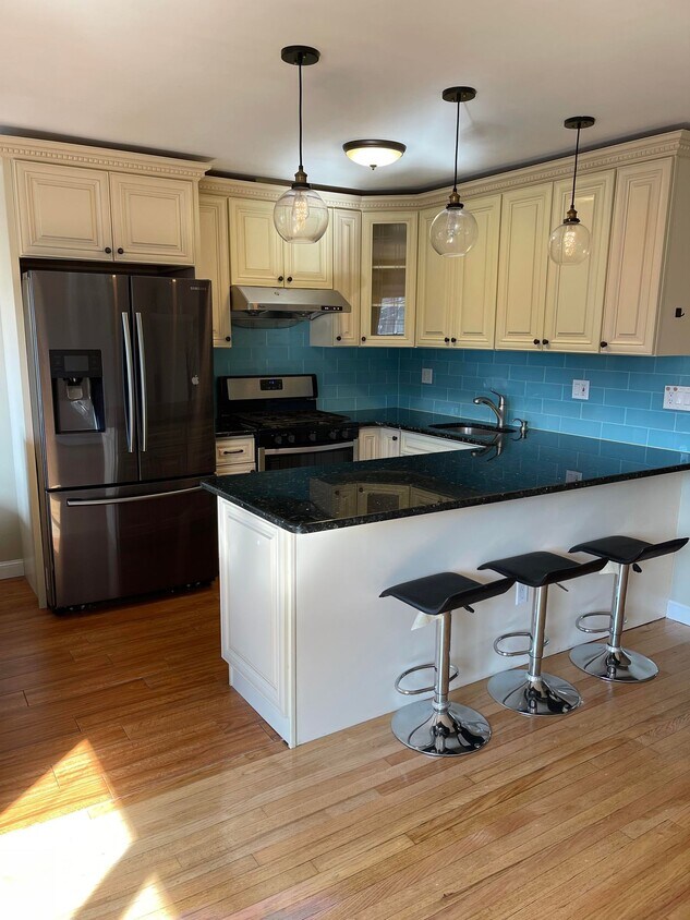 4211 94th St, Elmhurst, NY 11373 House Rental in Elmhurst, NY