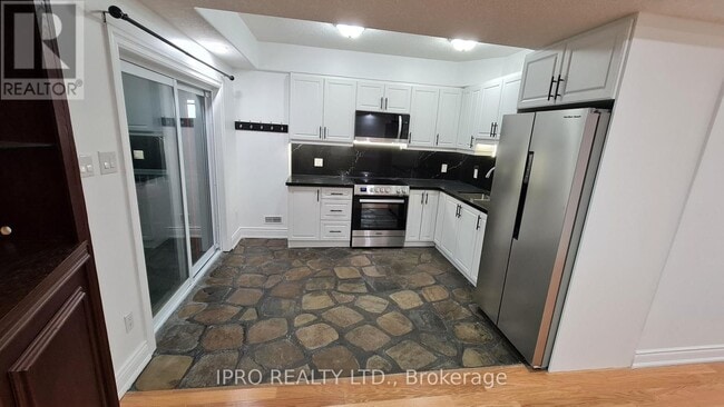 Building Photo - 172 Lena Crescent