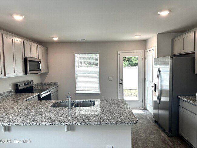 Foto del edificio - 1710 Whispering Pine St SW