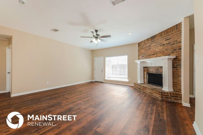 Foto del edificio - 9306 Chimneywood Dr