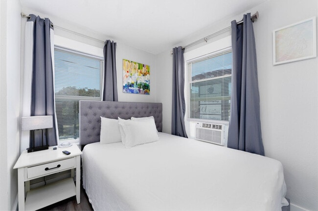 Building Photo - 1124 Morgan Ave