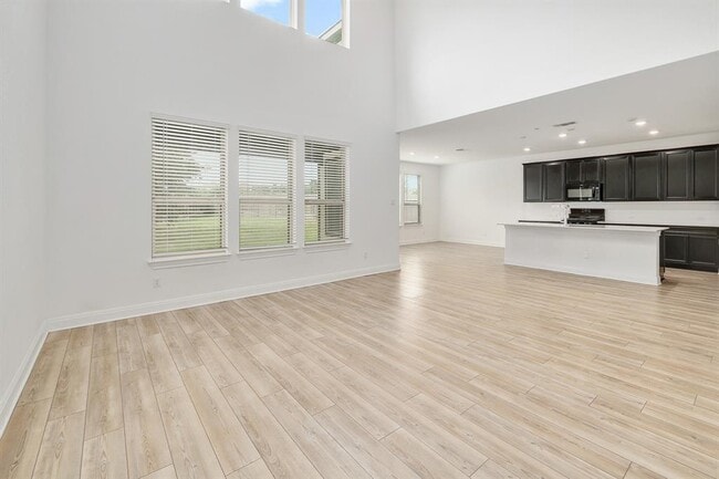 Building Photo - 113 King Thistle Ct