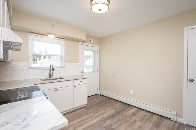 Building Photo - 108 Wright Ave