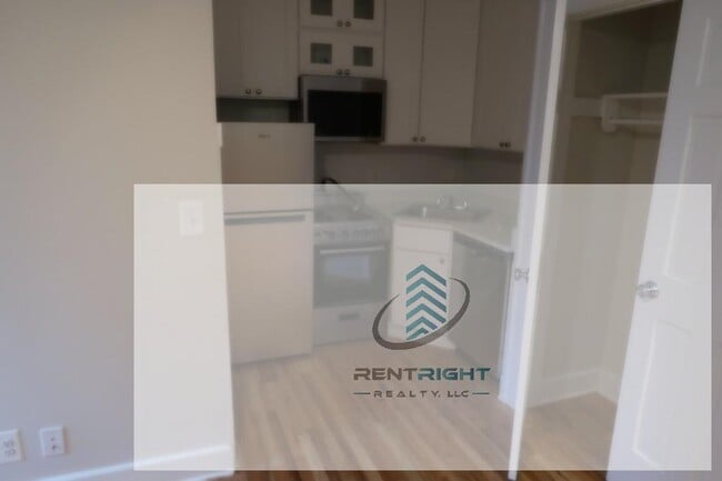 Building Photo - 4526 N Sheridan Rd