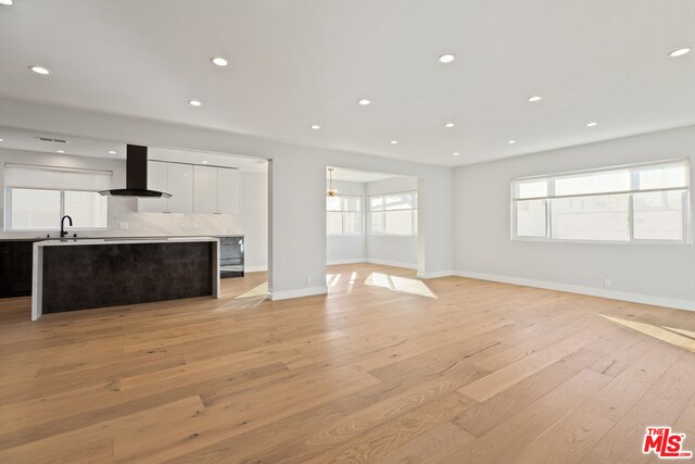 Building Photo - 153 S Palm Dr