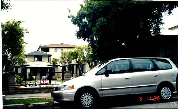 Primary Photo - 565 W 15th St