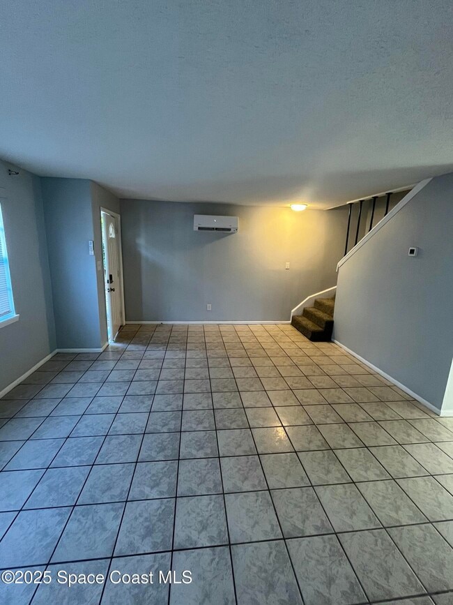 Building Photo - 1209 Tropic St