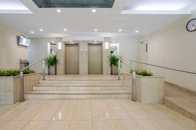 Building Photo - Le Saphir