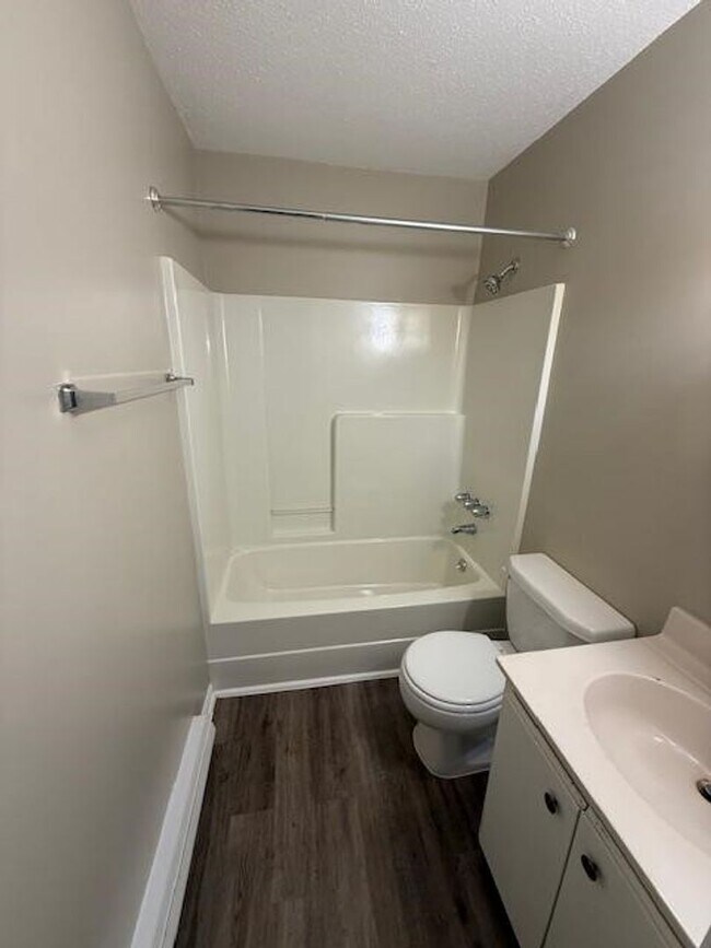 Building Photo - Check out this great unit in a great building!! Many to chose from!!